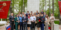 Представители судебной системы возложили цветы к мемориалу «Вечный огонь» в рабочем поселке Ардатов Нижегородской области - Ардатовский районный суд